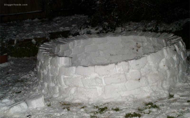 Igloo in Progress, 7pm 06 Jan